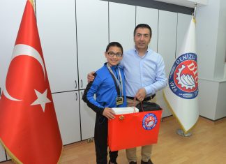 BAŞKAN ERDOĞAN, ŞAMPİYON YÜZÜCÜLERİ KABUL ETTİ