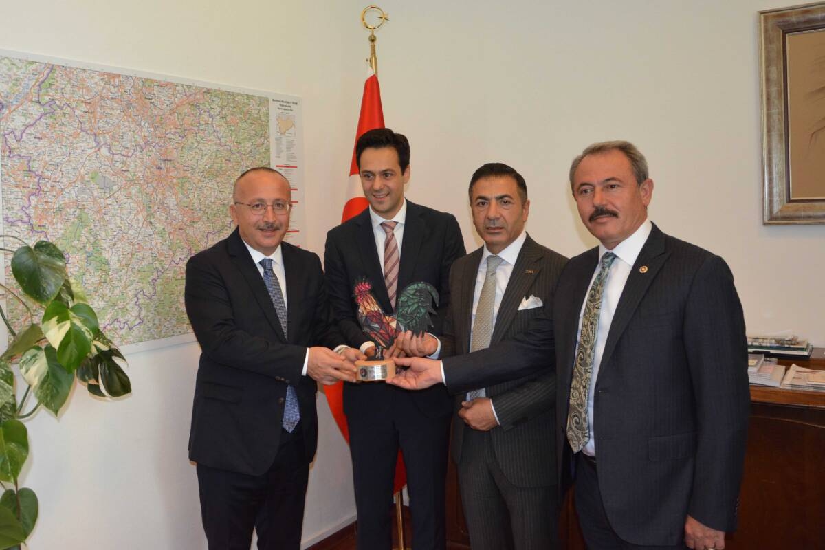 ALMANYA’DA DENİZLİ RÜZGÂRI ESTİRİYOR