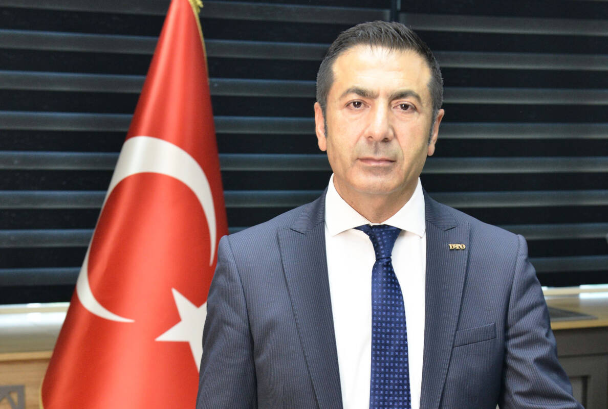 ATATÜRK, TARİHİN AKIŞINA YÖN VEREN BİR LİDERDİR