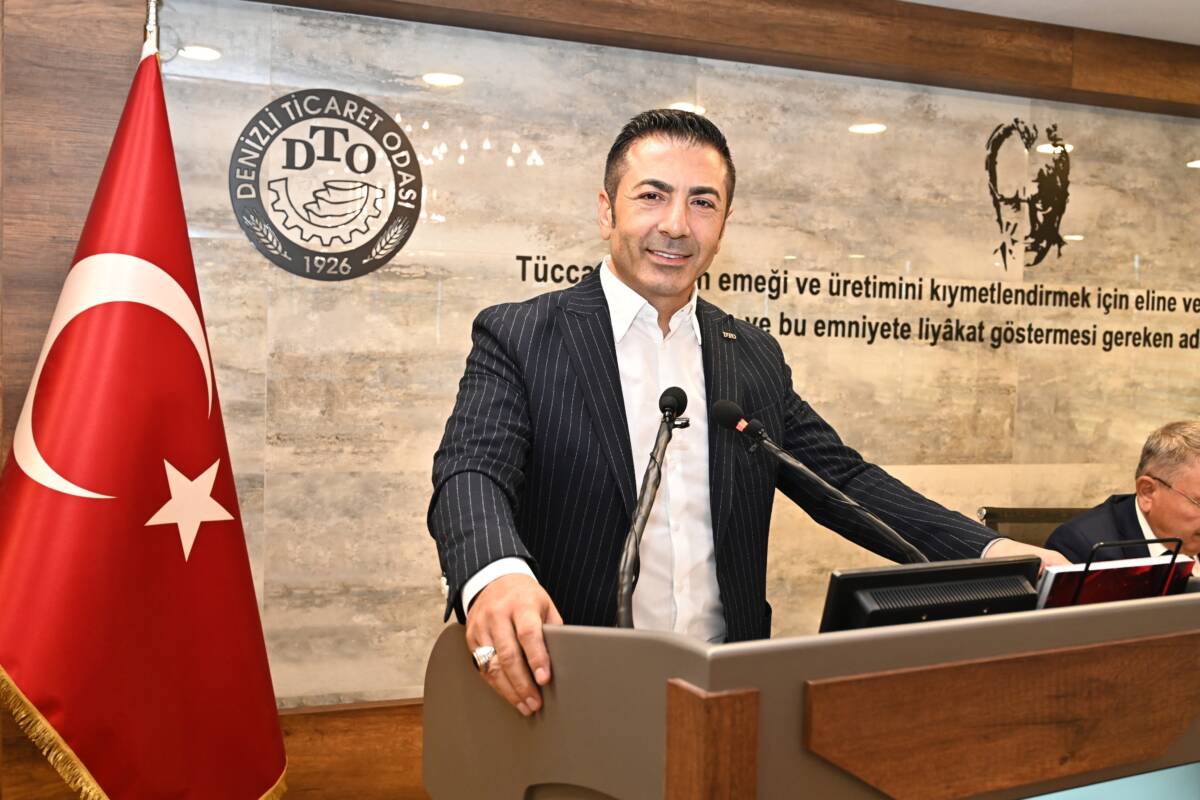 BAŞKAN ERDOĞAN, İHRACATÇILARI BAŞARILARINDAN DOLAYI KUTLADI