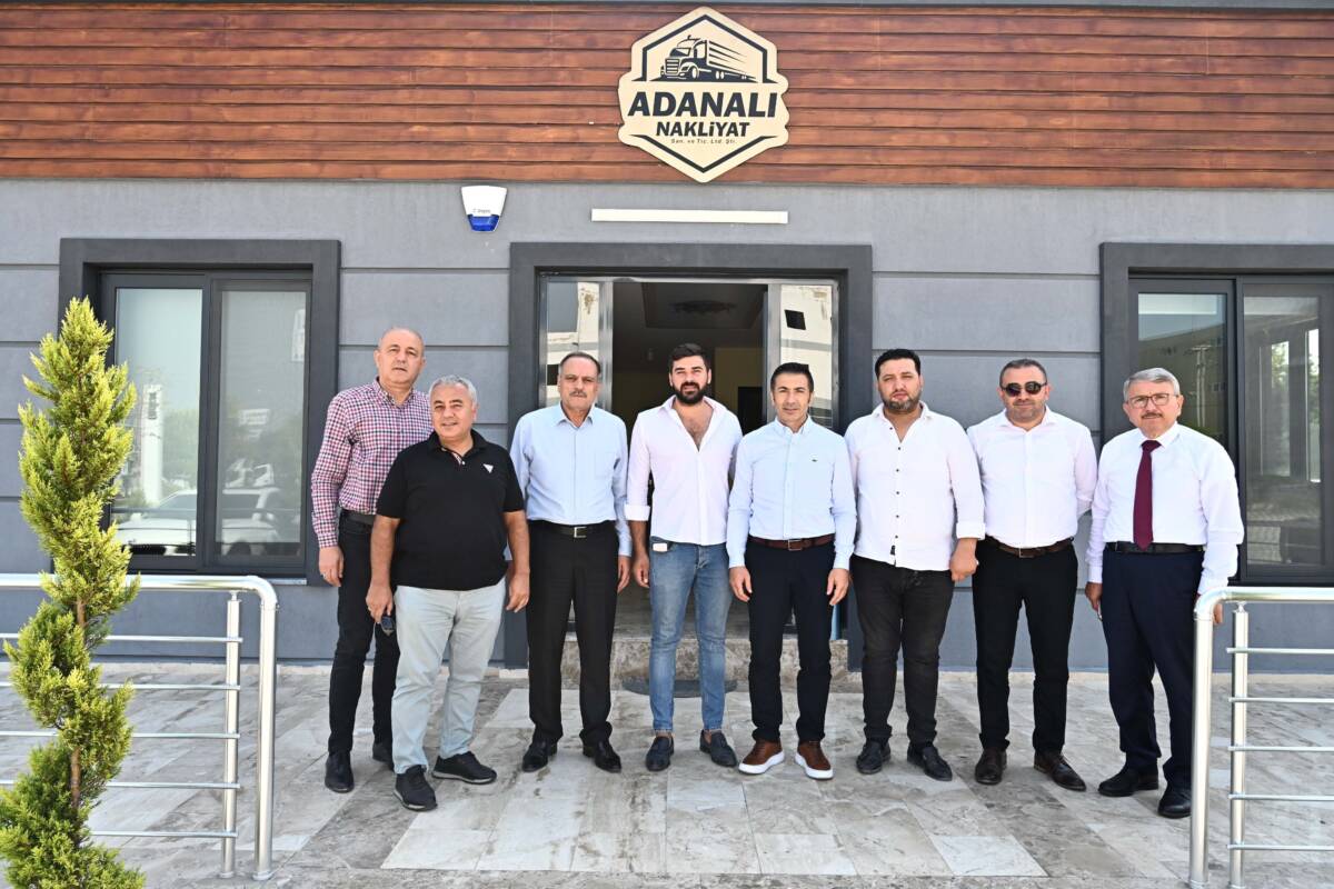 BAŞKAN ERDOĞAN, ÜYELERİNE GİDİYOR VE DİNLİYOR