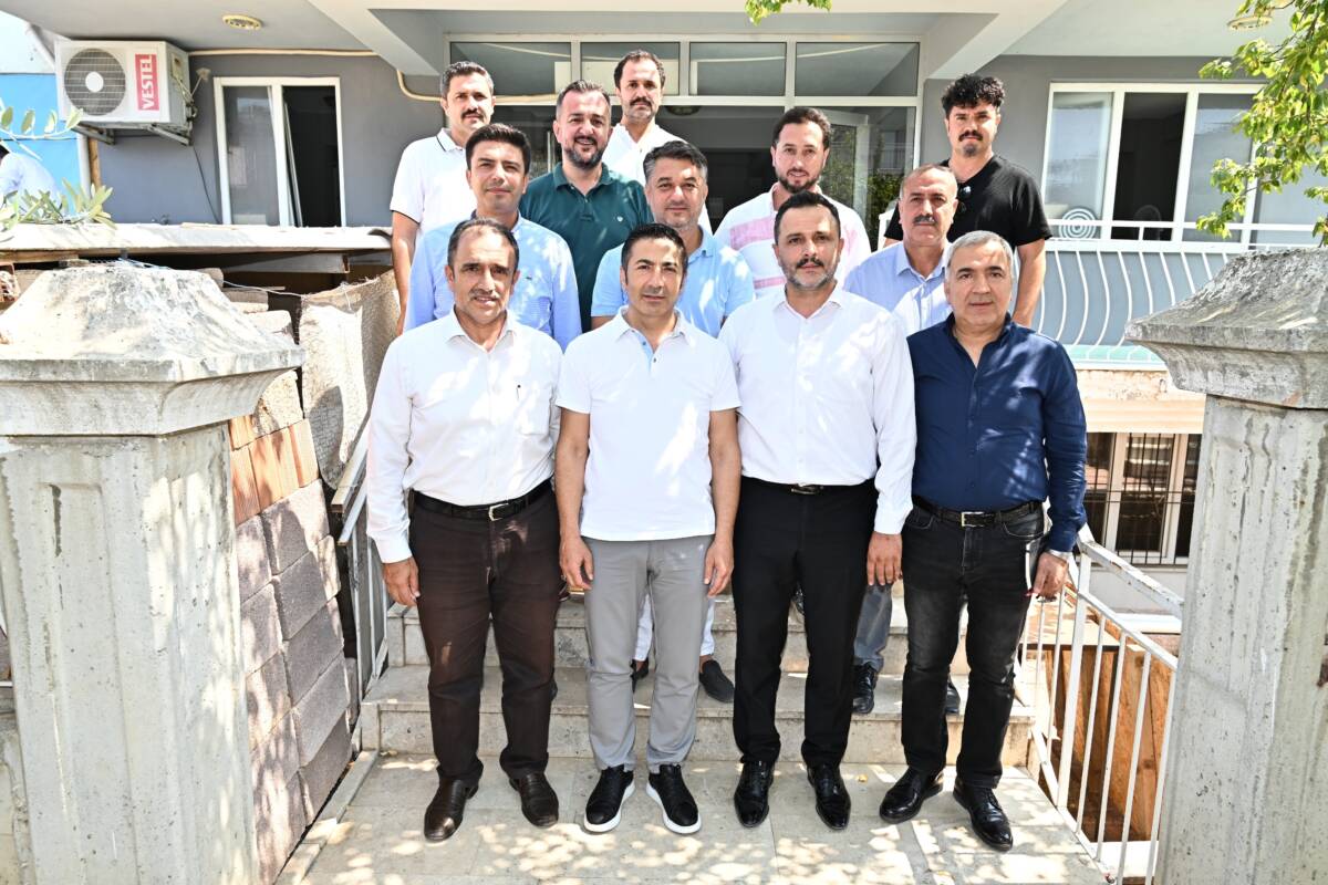 BAŞKAN ERDOĞAN, ÜYELERİYLE BAĞINI KOPARMIYOR