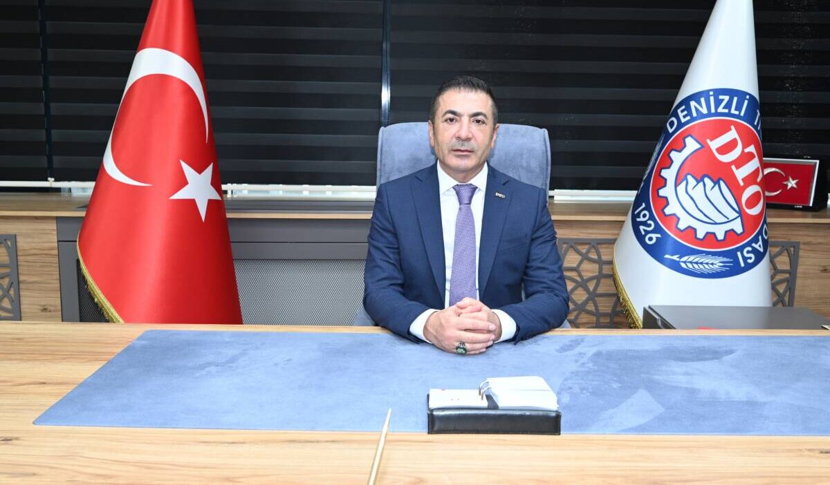 ÖĞRETMENLERİMİZ, TOPLUMA YOL GÖSTEREN ÖNEMLİ BİR GÖREVİ İCRA EDİYORLAR