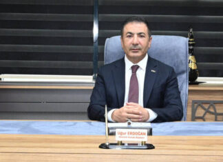 BAŞARILARINDAN DOLAYI KUTLADI